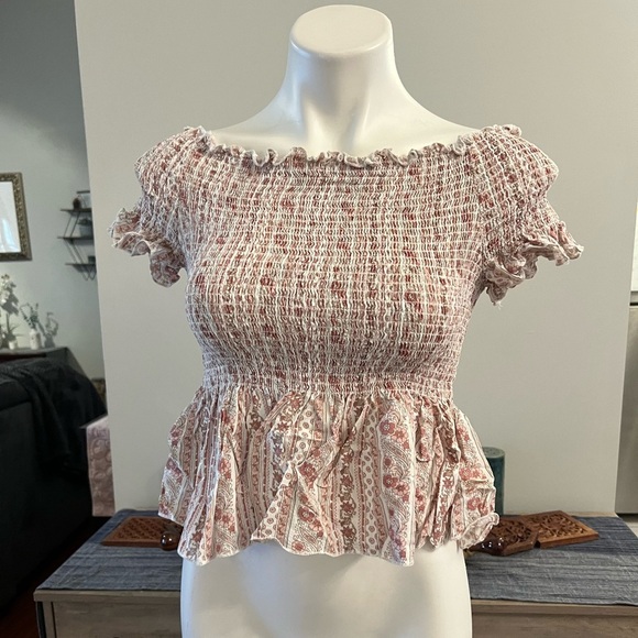 Japna stretchy off the shoulders crop top - Picture 1 of 3